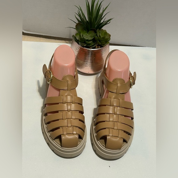 Bella Vita Shoes - Tan Woven Leather Sandals